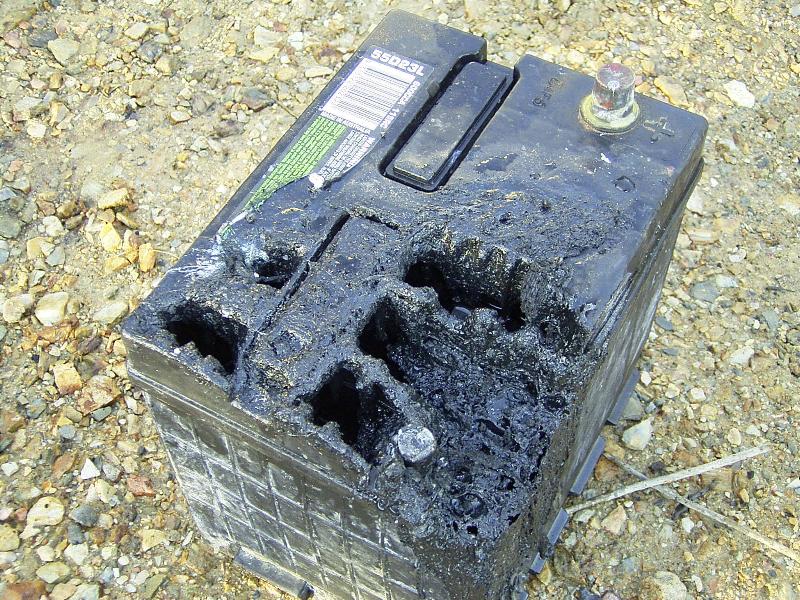 subaru_brumby_engine_fire_battery.jpg